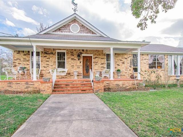 House for sale in Milam, Texas