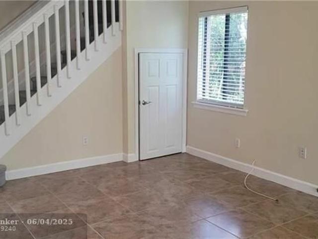 Townhouse for rent in Tamarac