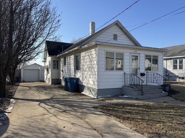 House for sale in Peru, Illinois