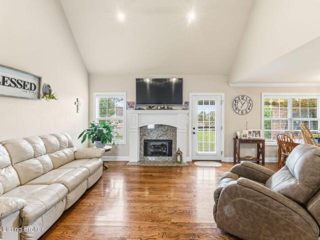 House for sale in Bowling Green, Warren County