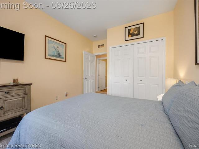 Condo for sale in Waterford, Michigan