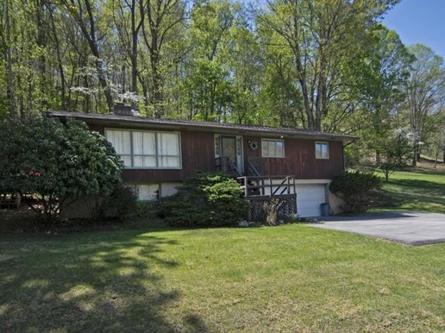 House for sale in Hinton, West Virginia
