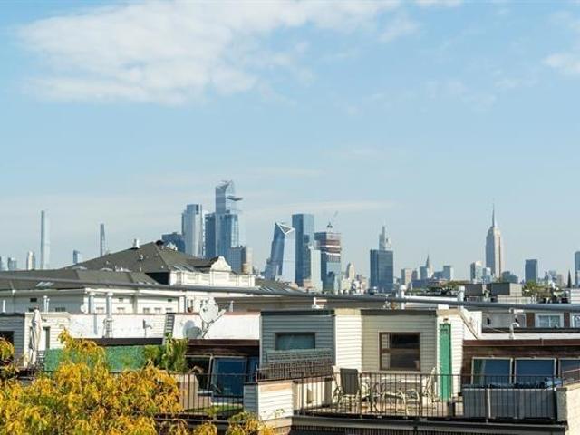 Condo for sale in Hudson, New Jersey