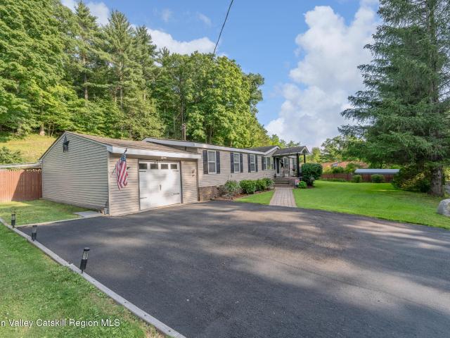 House for sale in Bloomington, New York