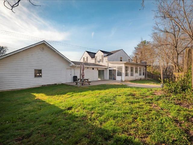 House for sale in Williamsburg, Kentucky