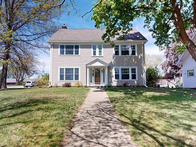House for sale in Cherokee, Iowa