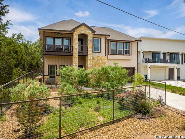 House for sale in Canyon Lake