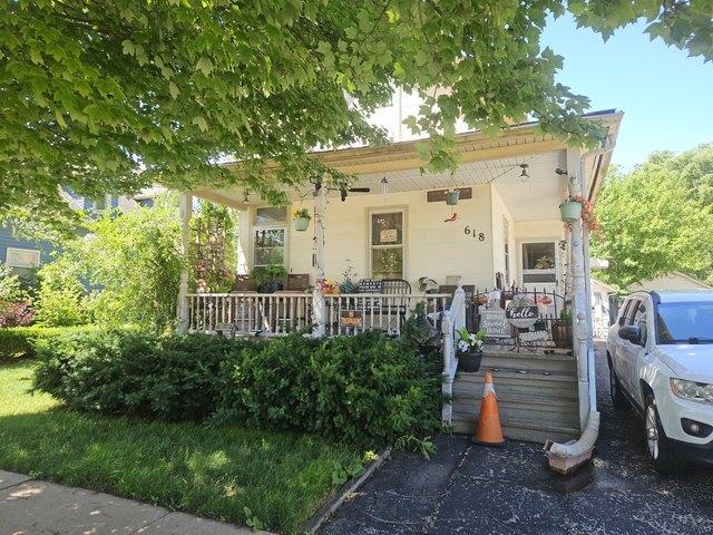 House for sale in Elgin, Illinois