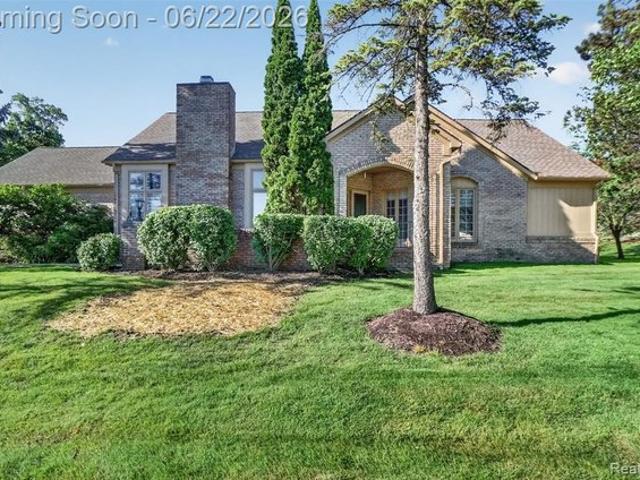 Condo for sale in West Bloomfield, Michigan
