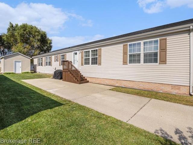 House for sale in Fenton, Michigan