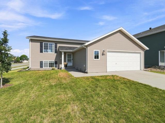 House for sale in Bennett, Fargo