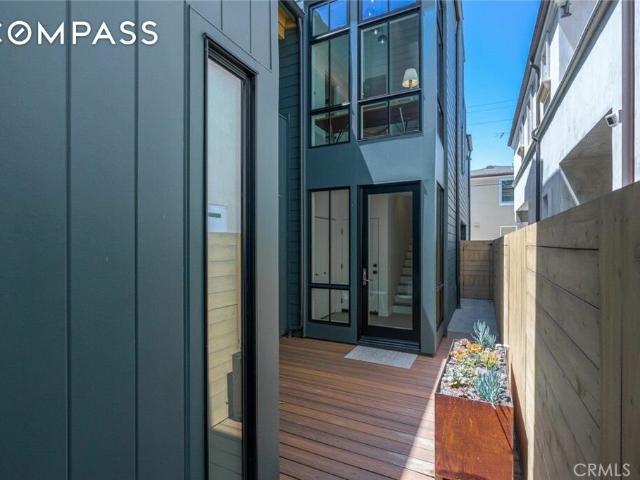 Townhouse for sale in Corona Del Mar