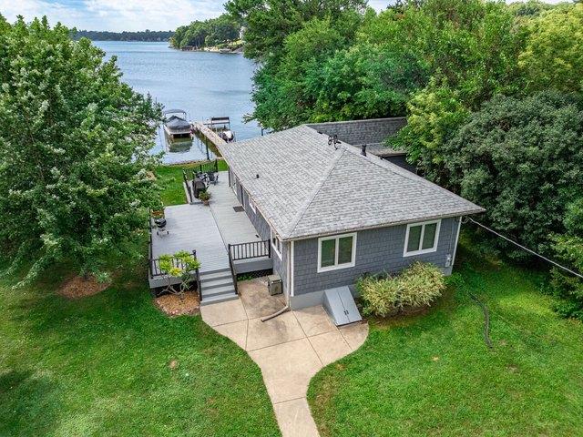 House for sale in Mchenry, Illinois