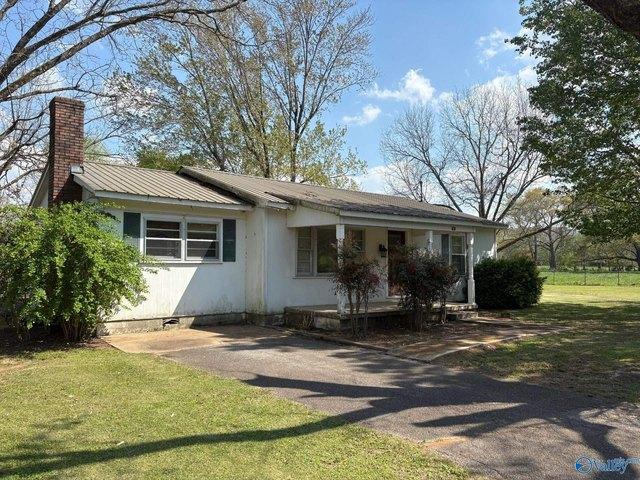 House for sale in Lakeview Shores, Scottsboro