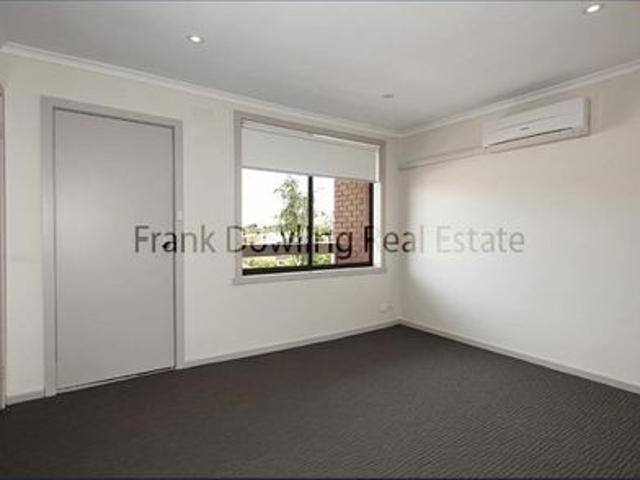 Townhouse for rent in Essendon, Melbourne