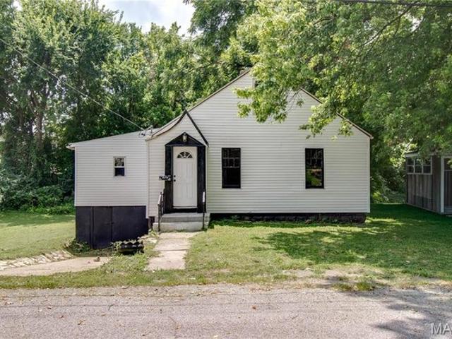 House for sale in Alton, Illinois
