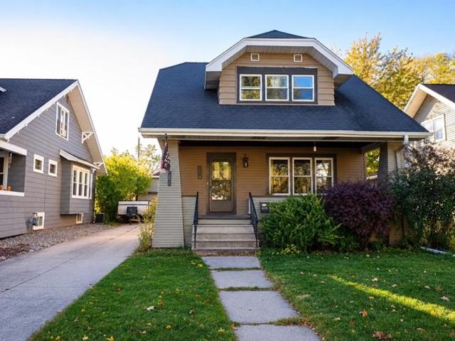 House for sale in Neenah, Winnebago County