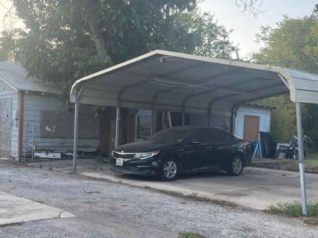 House for sale in Leesville, Texas