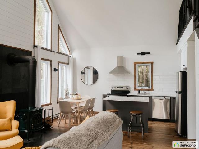 Apartment for rent in Entrelacs, Lanaudière