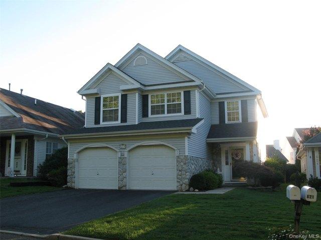 House for sale in Middle Island, Town of Brookhaven