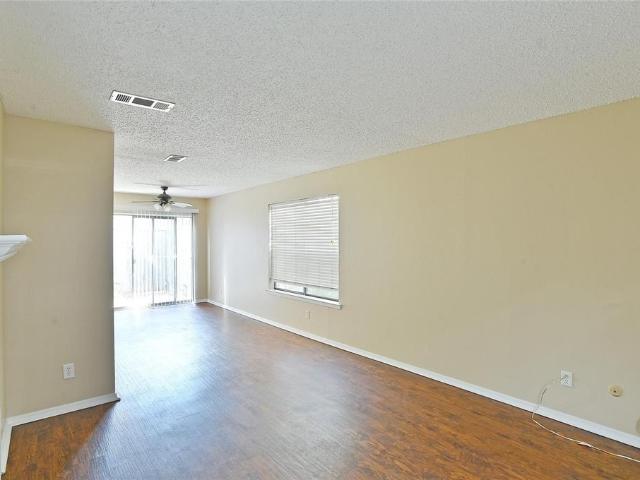 Townhouse for sale in Hurst, Texas