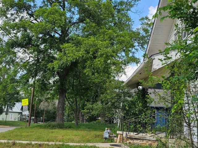 House for sale in Milam, Texas