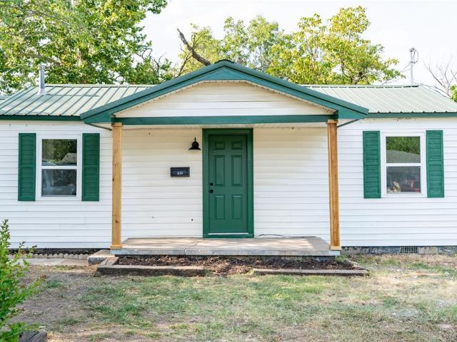 House for sale in Tecumseh, Pottawatomie County