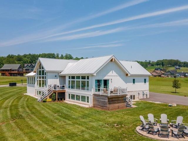 House for sale in Garrett, Maryland