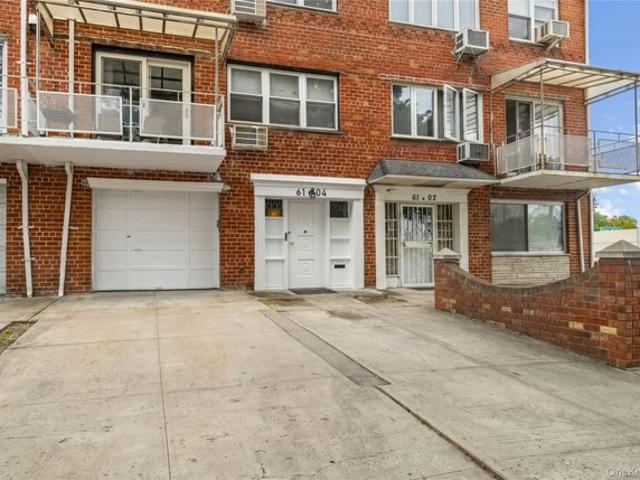House for sale in Queens, Arverne