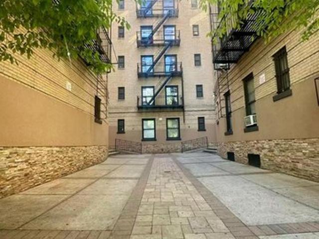 Condo for sale in Queens, Arverne