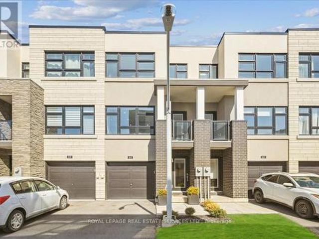 Townhouse for sale in Burlington