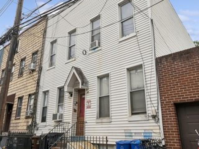 House for sale in Queens, Arverne