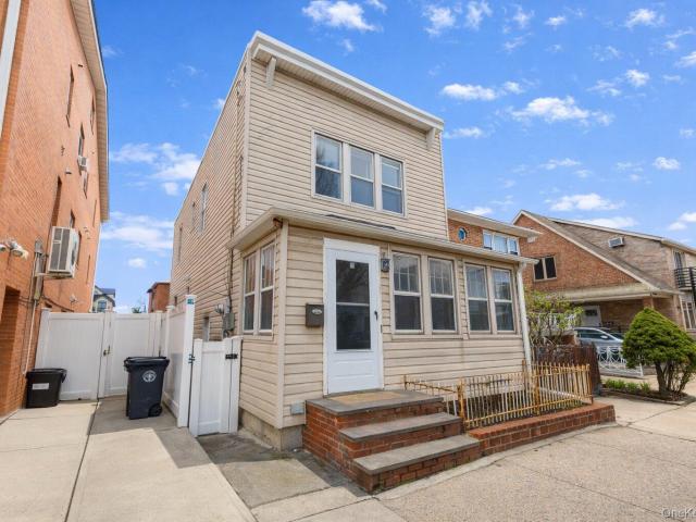House for sale in Queens, Arverne