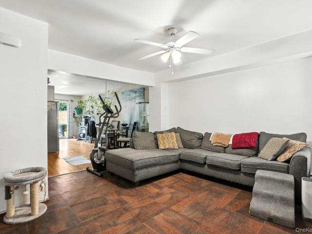 House for sale in Queens, Arverne