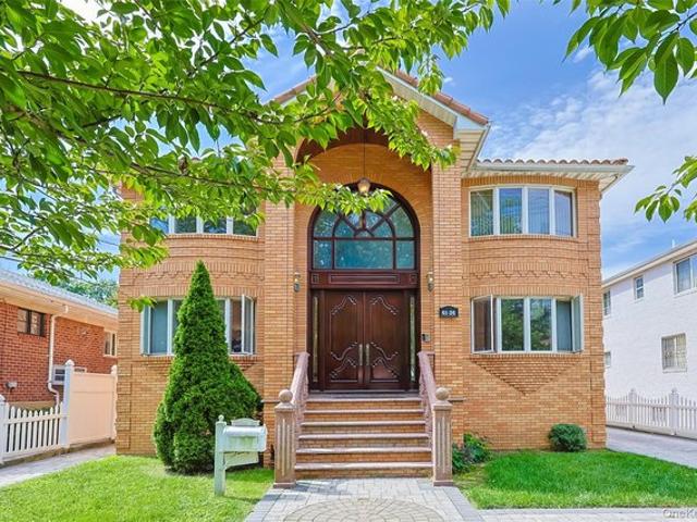 House for sale in Queens, Arverne