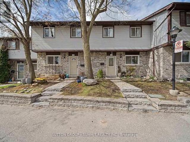 Townhouse for sale in Georgina, Ontario