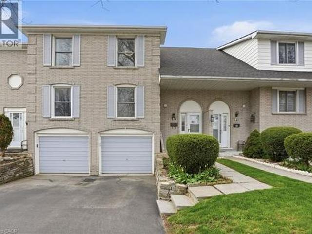 Townhouse for sale in Ancaster, Ontario