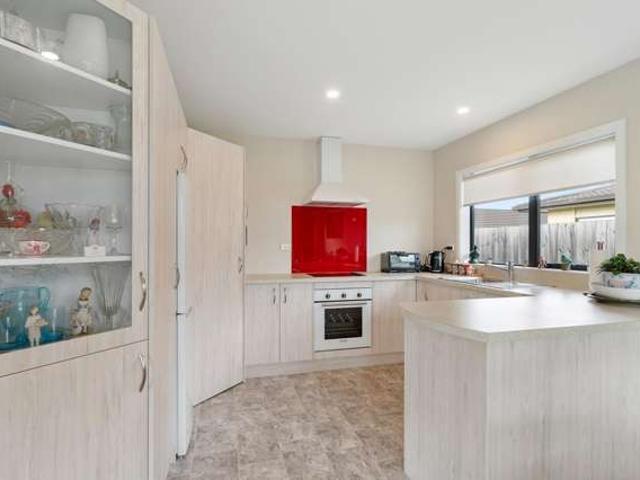 Apartment for sale in Carterton, Wellington
