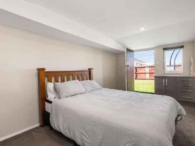 House for sale in Chaslands, Canterbury