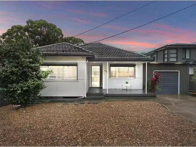 House for rent in Georges Hall, Sydney