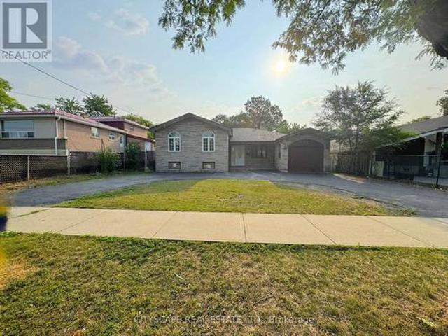House for sale in Humber River—Black Creek, Toronto