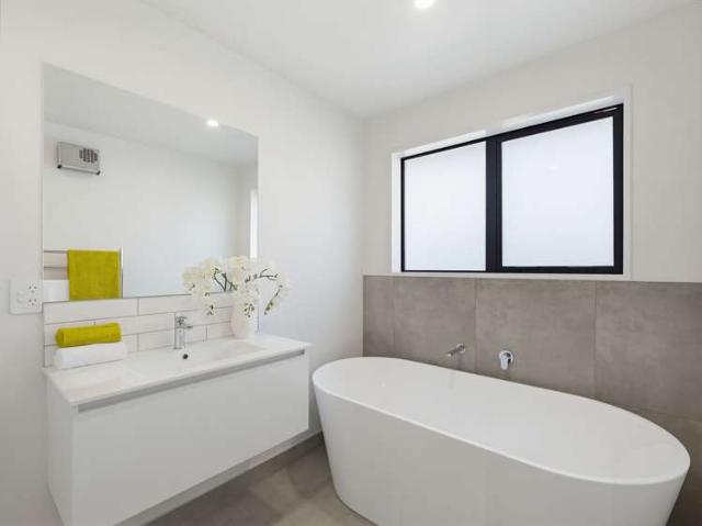 House for sale in Chaslands, Canterbury