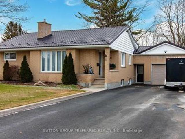 House for sale in Ontario