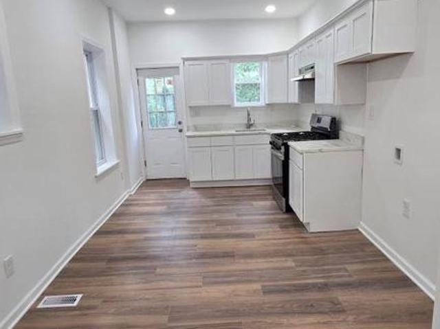 Townhouse for sale in Trenton Townhouse for sale in Trenton