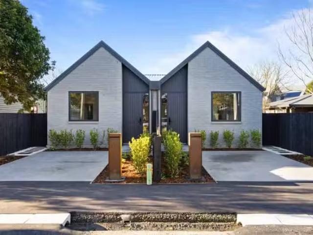 Apartment for sale in Heathcote, Canterbury