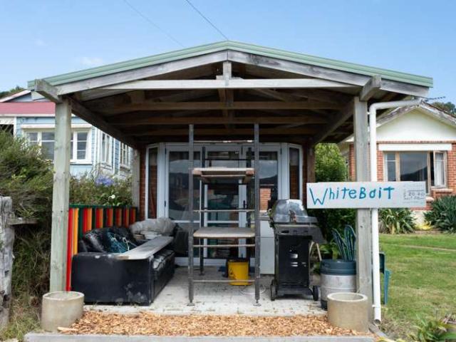 House for sale in Otakou