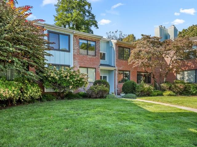 Townhouse for sale in Norwalk, Connecticut