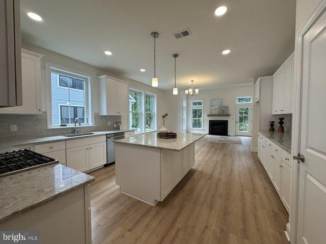Townhouse for sale in Hamilton, Neptune Township