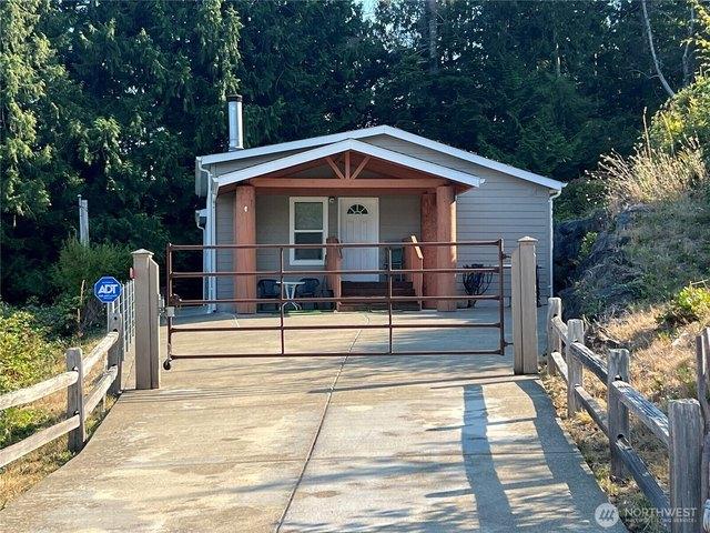 House for sale in Brinnon, Washington