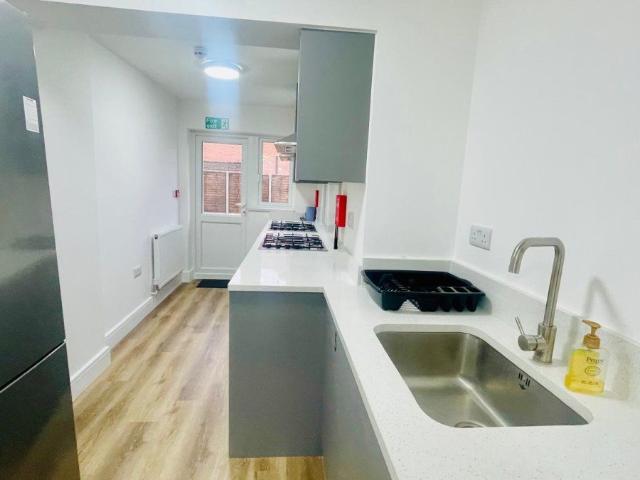 Room for rent in Hayes, Greater London